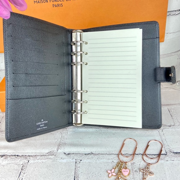 Louis Vuitton MM SIZE black taiga leather agenda planner with paper clips - Picture 2 of 15